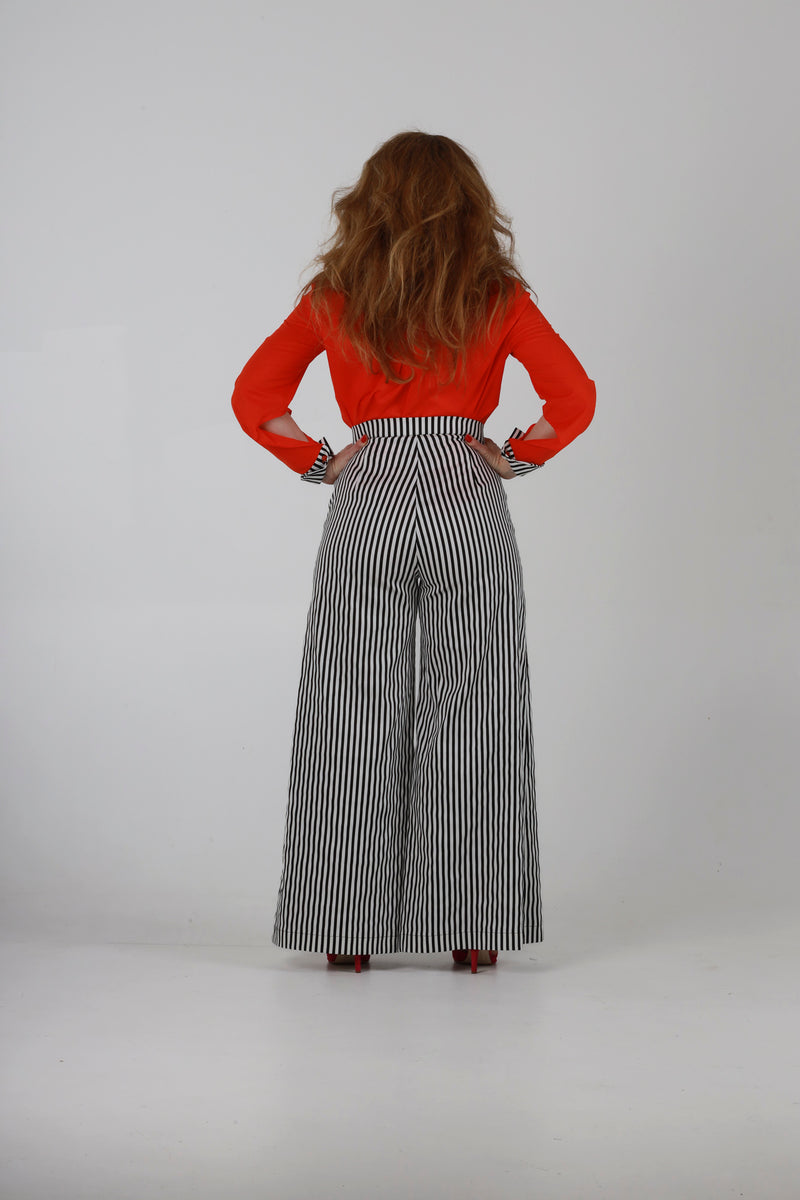 1 - High waisted palazzo pants in black and white stripes