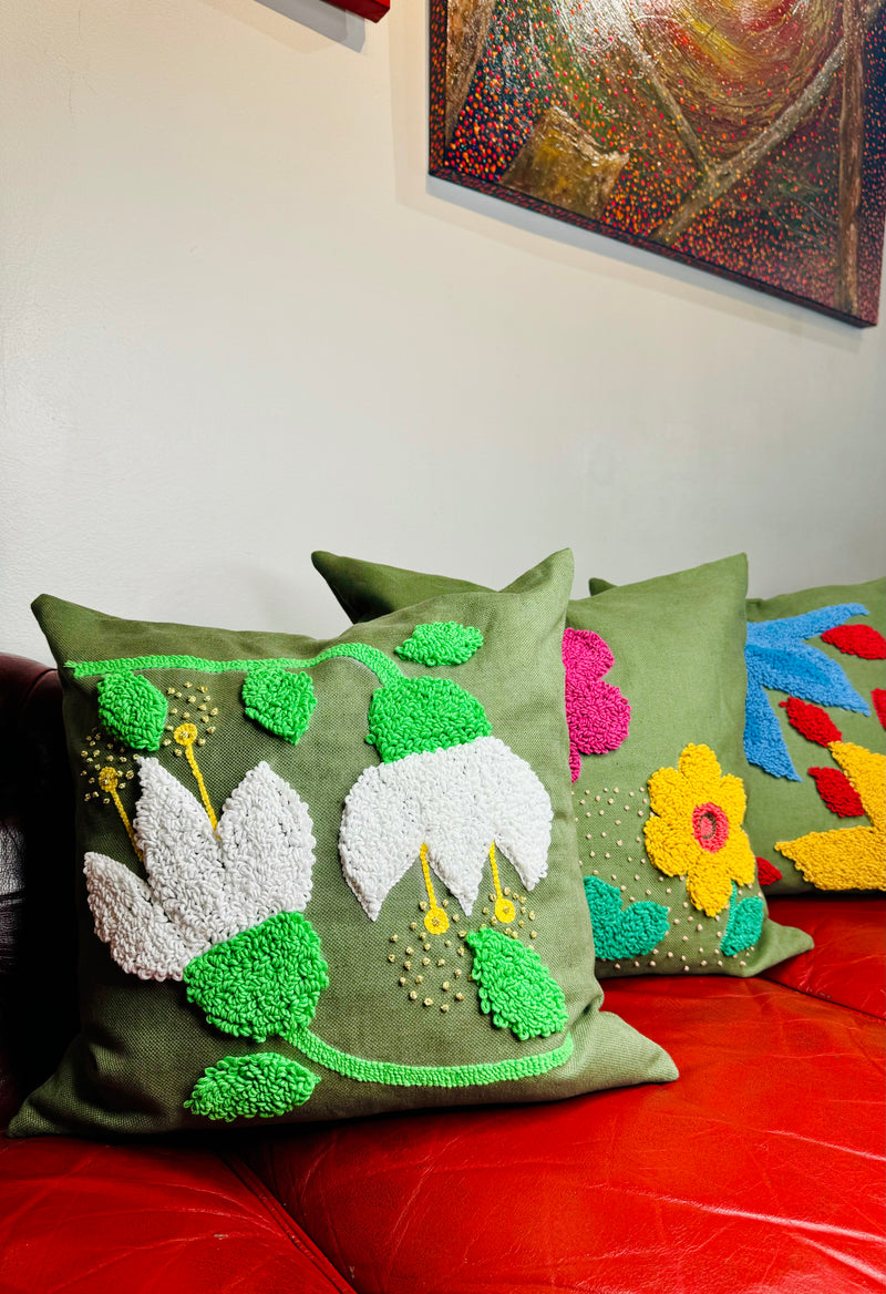 1- Green garden cushion no 3 50x50cm